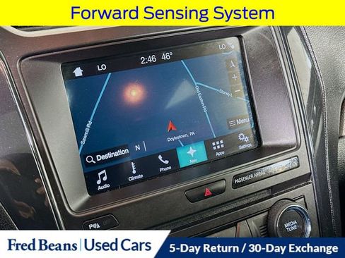 Used 2017 Ford Explorer XLT w/ Equipment Group 202A AWD/4WD image 17