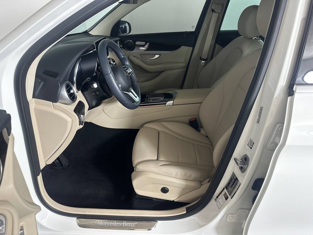 Certified 2022 Mercedes-Benz GLC 300 image 9