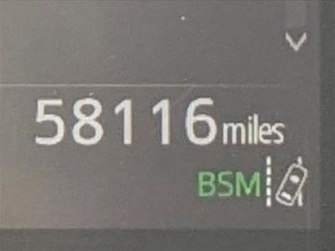 Used 2022 Toyota Camry SE image 11