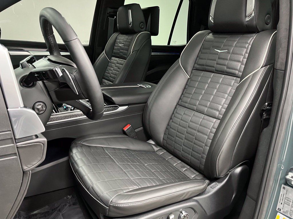 Used 2026 Cadillac Escalade V AWD/4WD image 42