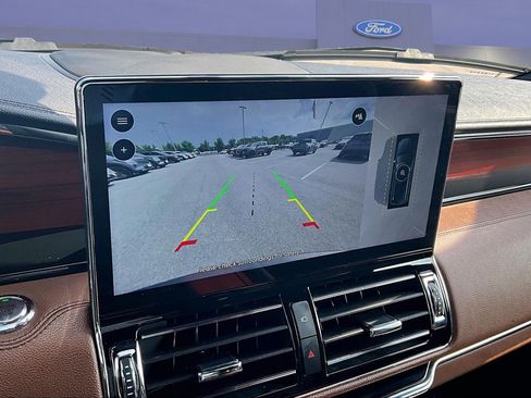 Used 2023 Lincoln Navigator Reserve AWD/4WD image 14