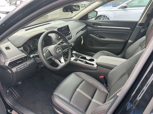 New 2025 Nissan Altima 2.5 SR image 14