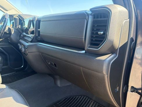 Certified 2022 Chevrolet Silverado 1500 LT w/ Leather Package AWD/4WD image 32