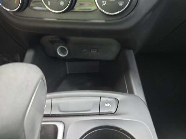 Used 2025 Chevrolet Trax LS FWD image 19