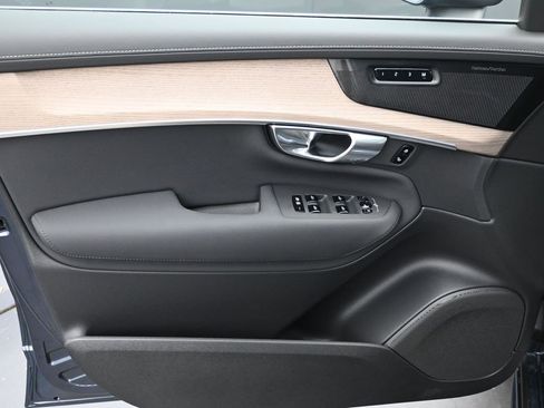 New 2026 Volvo XC90 B6 Plus image 10