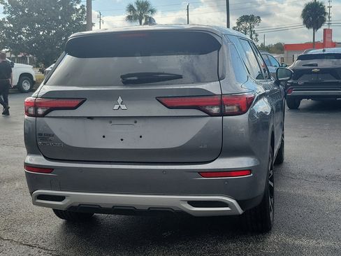 Used 2024 Mitsubishi Outlander SE image 6