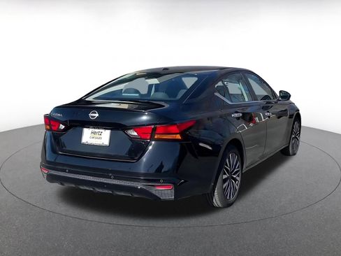 Used 2025 Nissan Altima 2.5 SV image 14