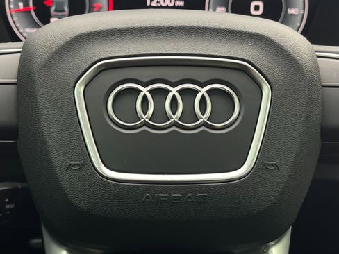 Used 2025 Audi Q5 2.0T Premium image 37