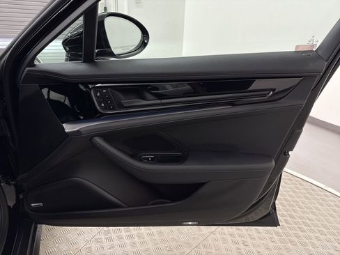 Certified 2025 Porsche Panamera image 34