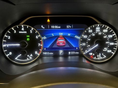 Used 2016 Nissan Maxima Platinum w/ Interior Lighting Package image 9