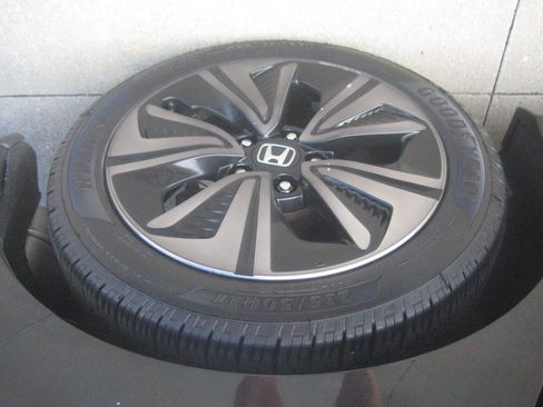 Used 2018 Honda Civic EX image 11
