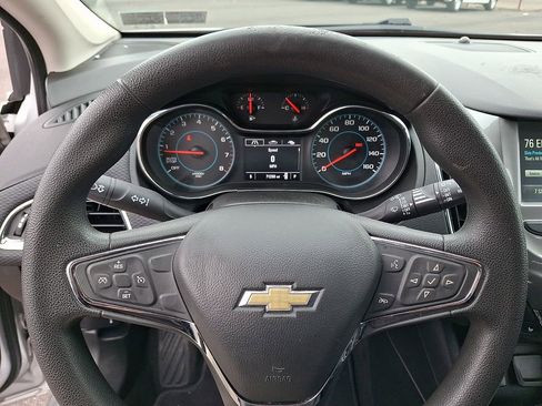 Used 2017 Chevrolet Cruze LT w/ Convenience Package image 20