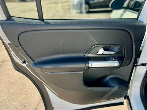 Used 2023 Mercedes-Benz GLB 250 4MATIC image 15