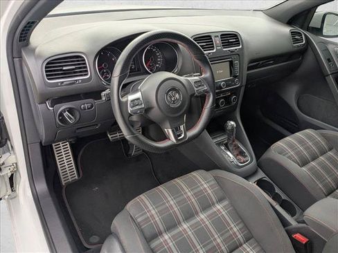 Used 2013 Volkswagen Golf 2-Door FWD image 9
