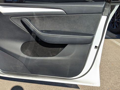 Used 2024 Tesla Model Y Long Range image 26