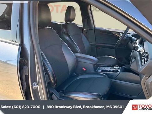 Used 2024 Ford Escape ST-Line image 6