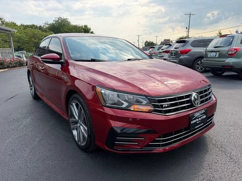Used 2018 Volkswagen Passat 2.0T R-Line FWD image 3