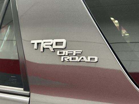 Used 2019 Toyota 4Runner TRD Off-Road AWD/4WD image 9