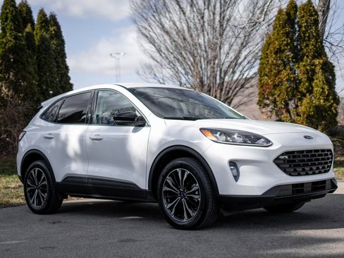 Used 2022 Ford Escape SEL w/ SEL Stealth AWD Package image 3