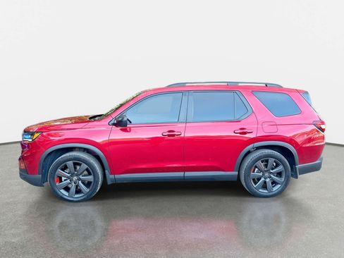 Certified 2023 Honda Pilot Sport image 4