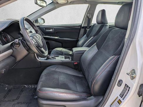 Used 2016 Toyota Camry XSE w/ Moonroof Package image 17