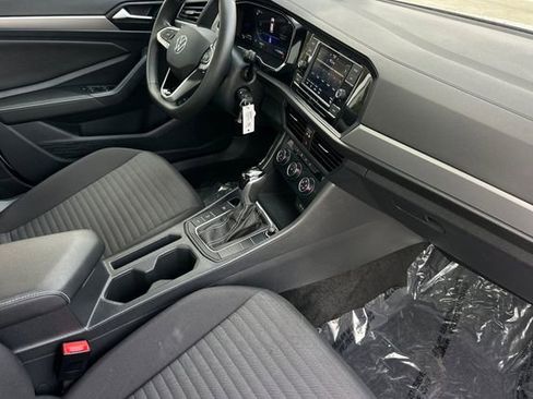 Used 2024 Volkswagen Jetta S image 17