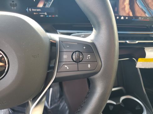 Used 2025 BMW X2 xDrive28i image 32