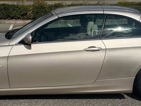 Used 2013 BMW 328i Convertible w/ Premium Pkg image 3