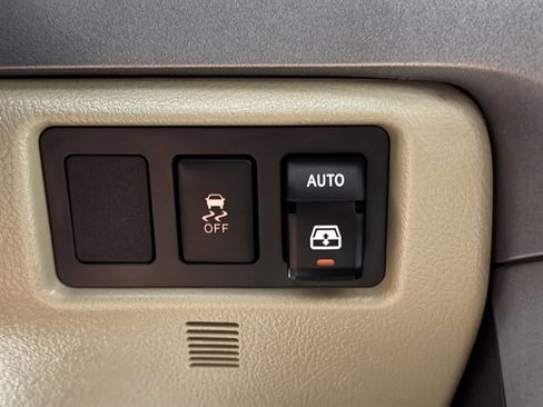Used 2014 Toyota Sequoia Platinum AWD/4WD image 35