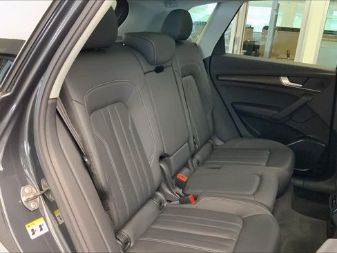 Used 2021 Audi Q5 Premium w/ Convenience Package image 19