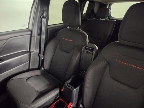 Used 2020 Jeep Renegade Trailhawk w/ UConnect 8.4 Nav Group AWD/4WD image 21