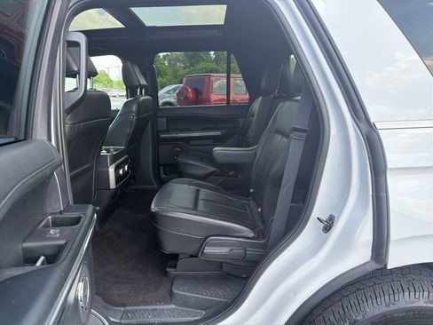 Used 2021 Ford Expedition XLT image 28