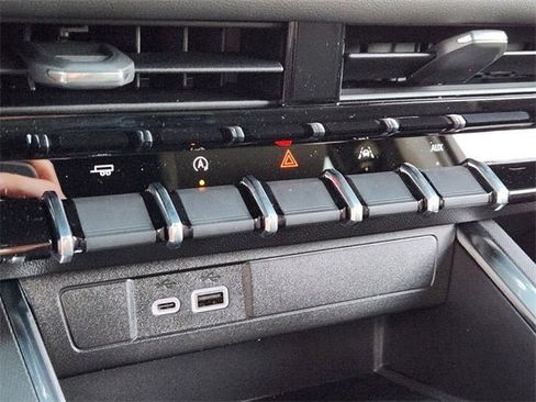 New 2026 GMC Canyon Elevation w/ Convenience Package image 18