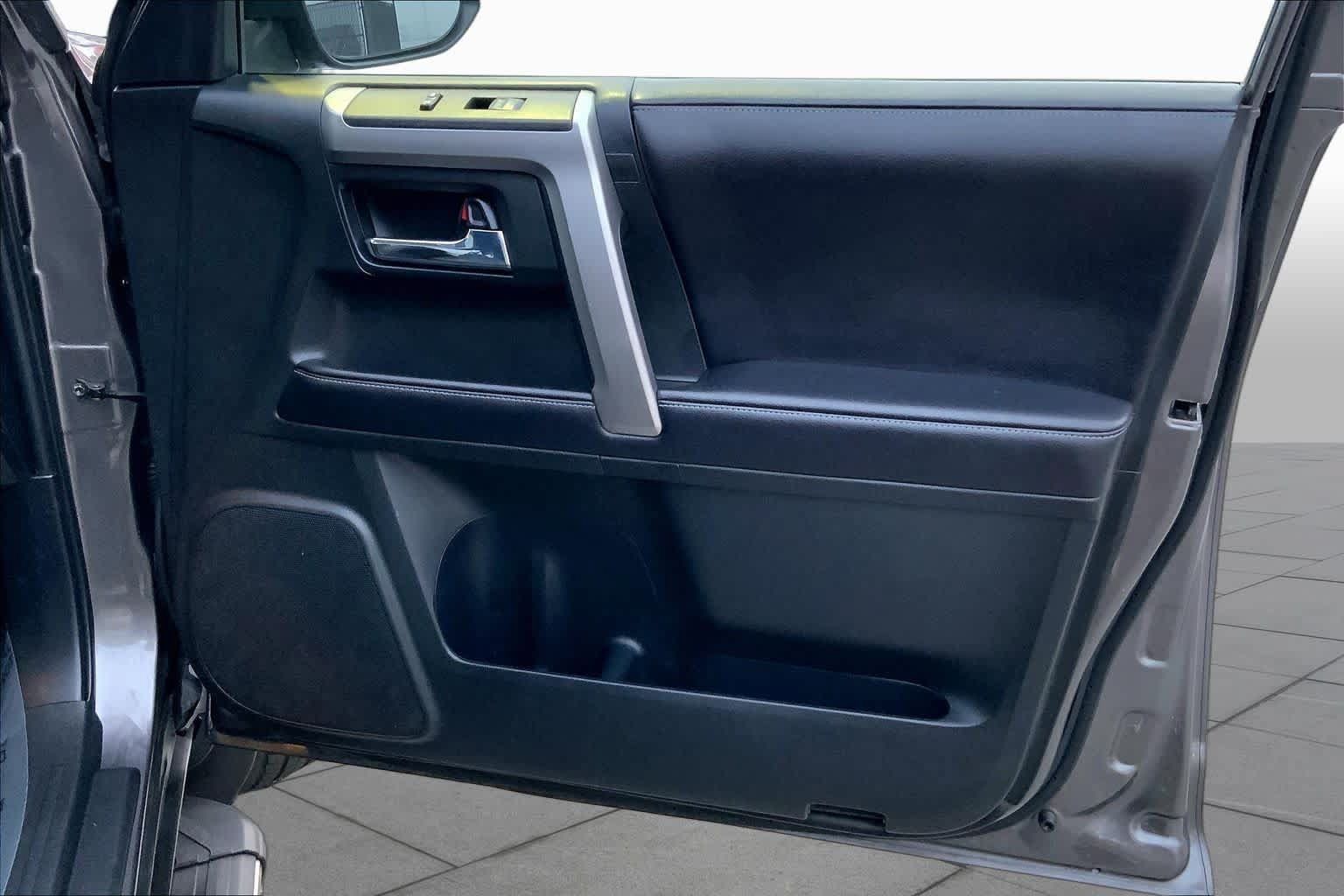 Used 2018 Toyota 4Runner SR5 Premium RWD image 20