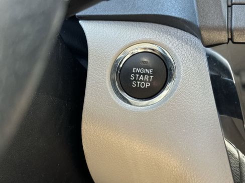 Used 2020 Toyota Sienna XLE image 27