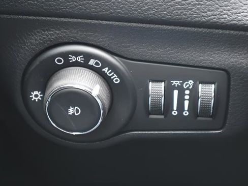 Used 2020 Jeep Compass Altitude image 13