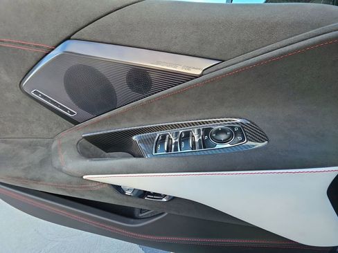 Used 2023 Chevrolet Corvette Stingray Premium Conv w/ Z51 Performance Package image 24