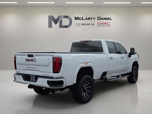 Used 2024 GMC Sierra 3500 Denali w/ Technology Package image 5