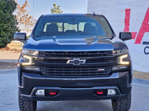 Used 2021 Chevrolet Silverado 1500 LT Trail Boss w/ Convenience Package II image 2