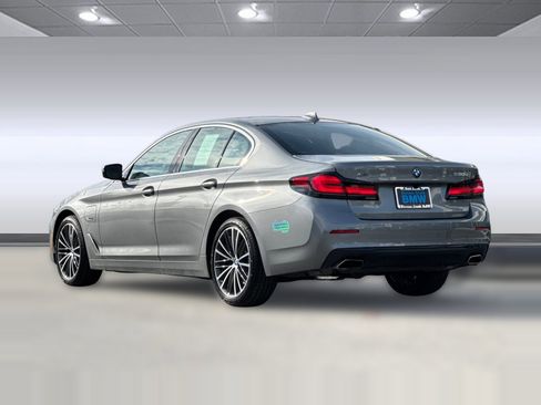 Certified 2023 BMW 530e xDrive image 3