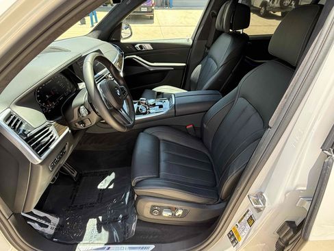 Used 2020 BMW X7 M50i w/ Executive Package AWD/4WD image 34