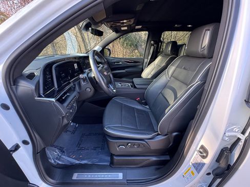 Used 2023 Cadillac Escalade ESV Sport w/ Touring Package image 22