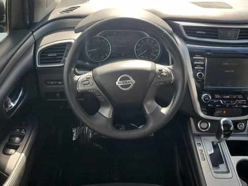 Used 2019 Nissan Murano SV w/ Premium Package FWD image 12