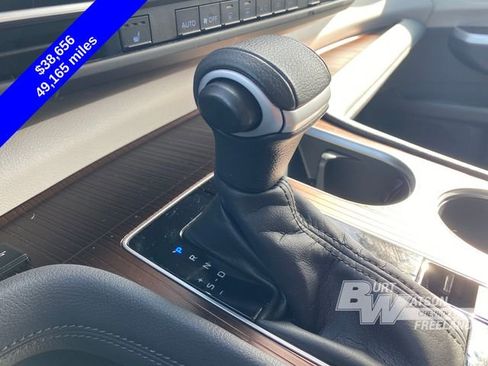 Used 2022 Toyota Sienna XLE image 24