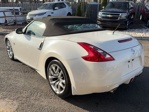 Used 2014 Nissan 370Z Touring image 6