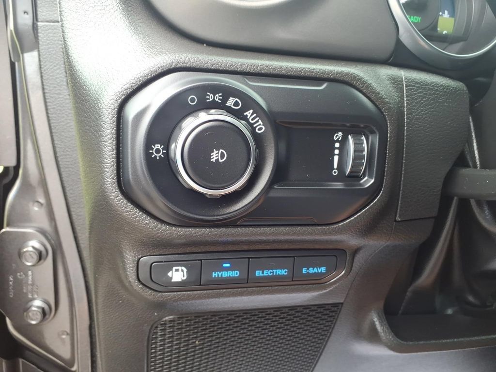 Used 2023 Jeep Wrangler Unlimited w/ Dual Top Group AWD/4WD image 17