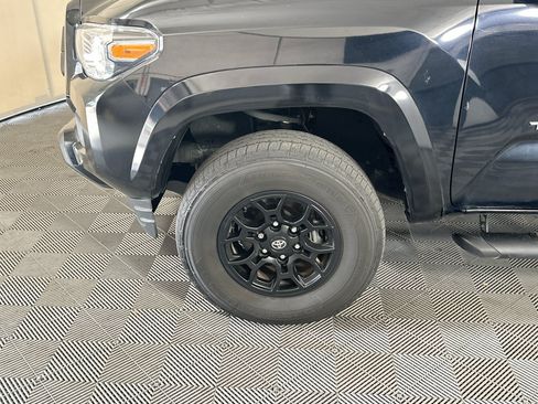 Used 2022 Toyota Tacoma SR5 RWD image 11