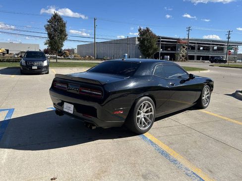 Used 2016 Dodge Challenger R/T image 6