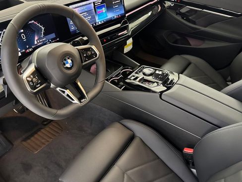 New 2026 BMW 530i w/ M Sport Package RWD image 4