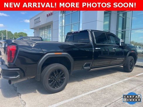 Used 2023 GMC Sierra 3500 Denali w/ Denali Black Diamond Edition image 2